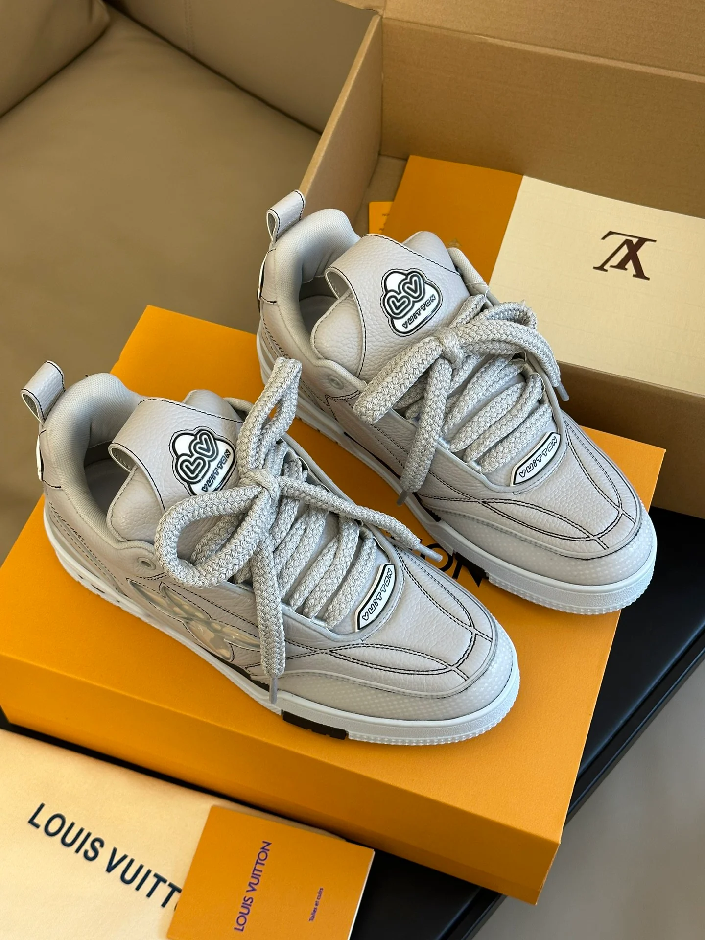 Новинка LV 2023 - Кроссовки - Серебристо-серые