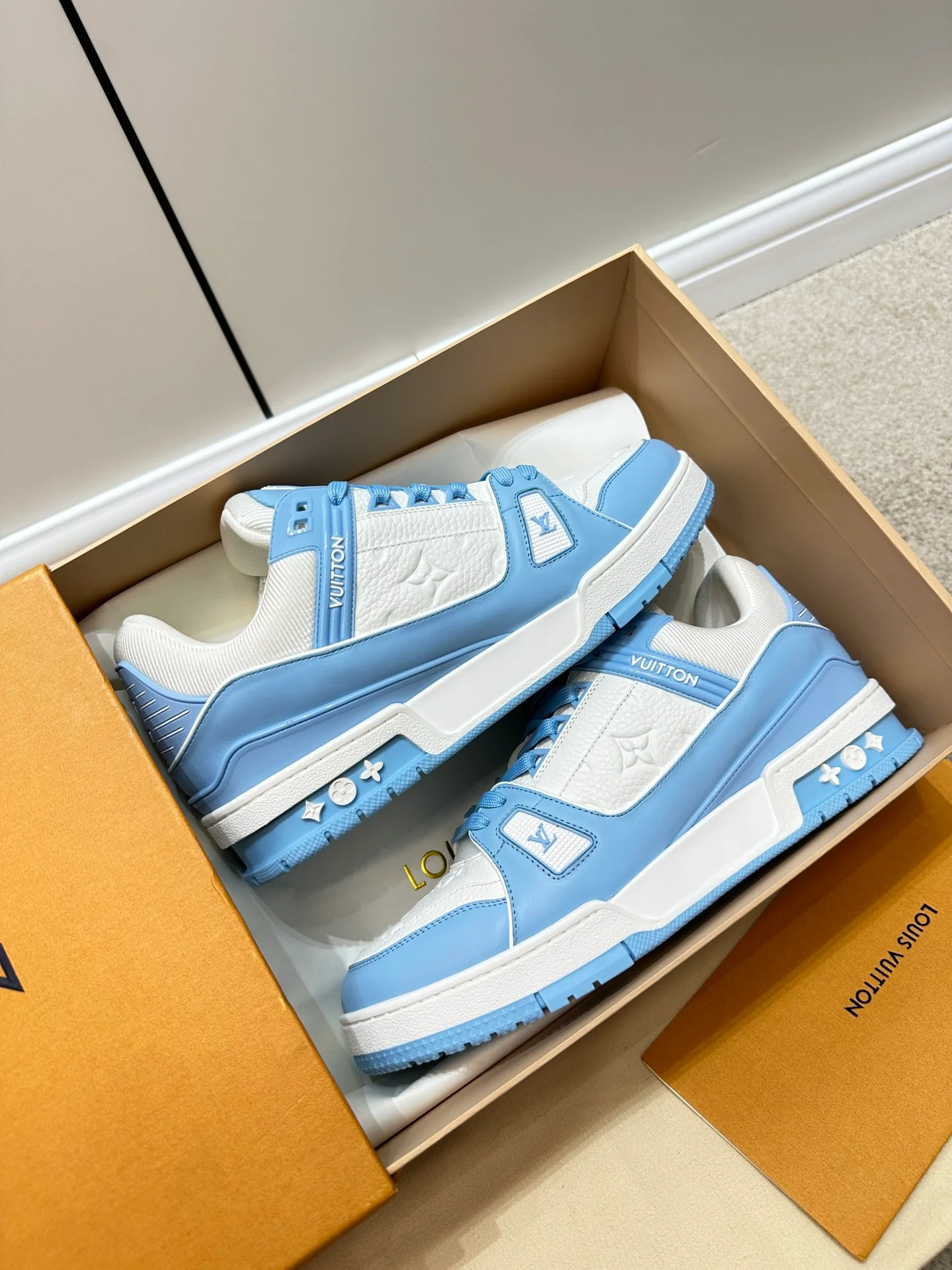 Кроссовки LV Trainer - бело-синие