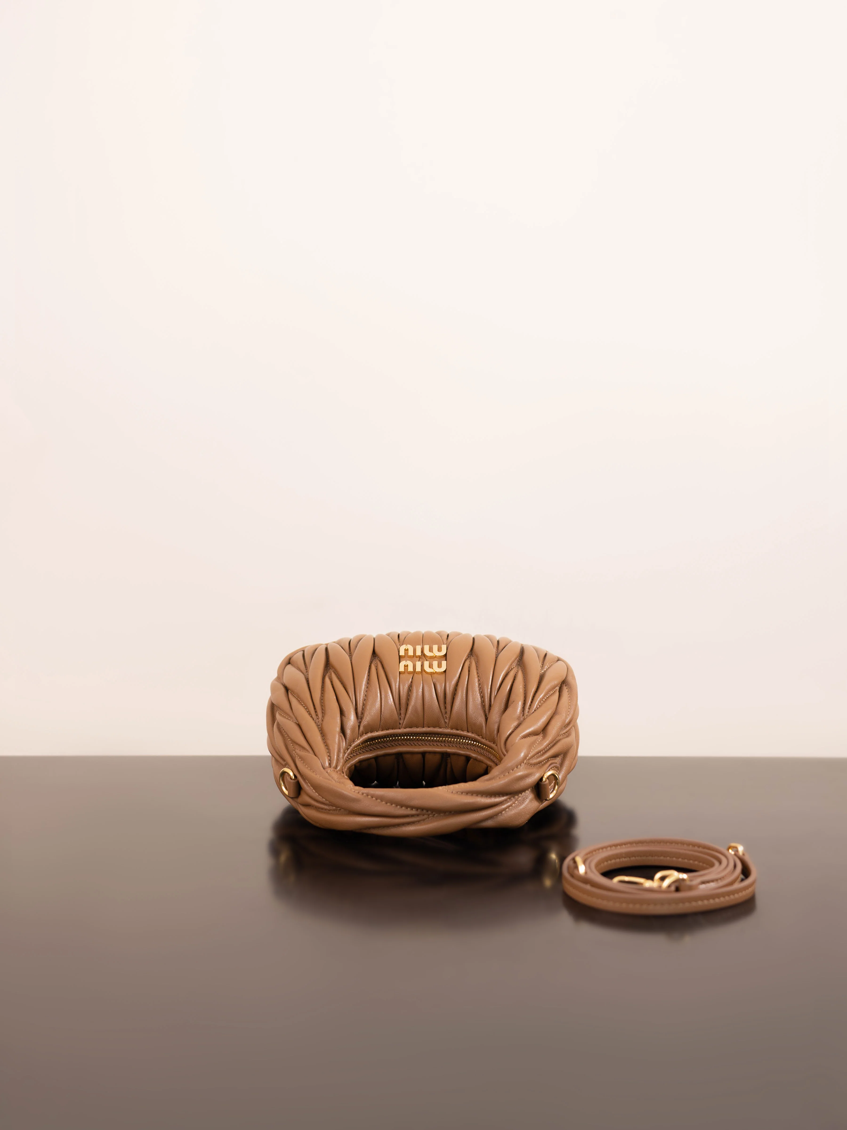 Miu Miu - Мини-сумочка из овечьей кожи - Коричневый