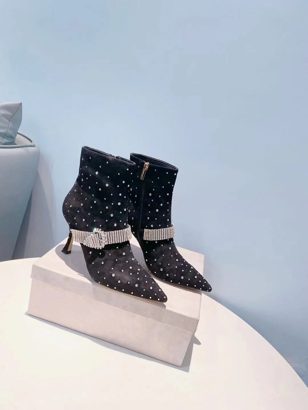 Ботильоны Jimmy на шпильке со стразами - 1