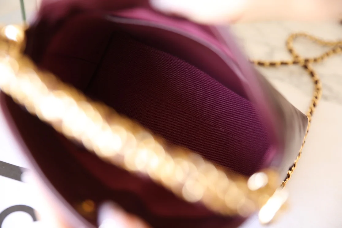 Сумка-хобо Chanel с витой ручкой - бордовая