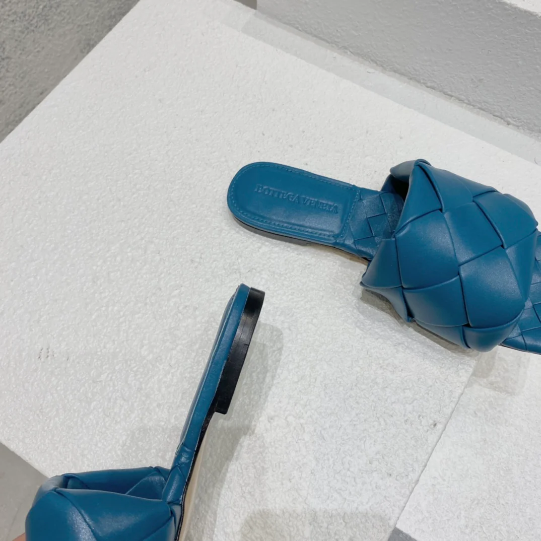 Новинка сезона весна/лето 2021 от BV - Плоские плетеные тапочки - Синие