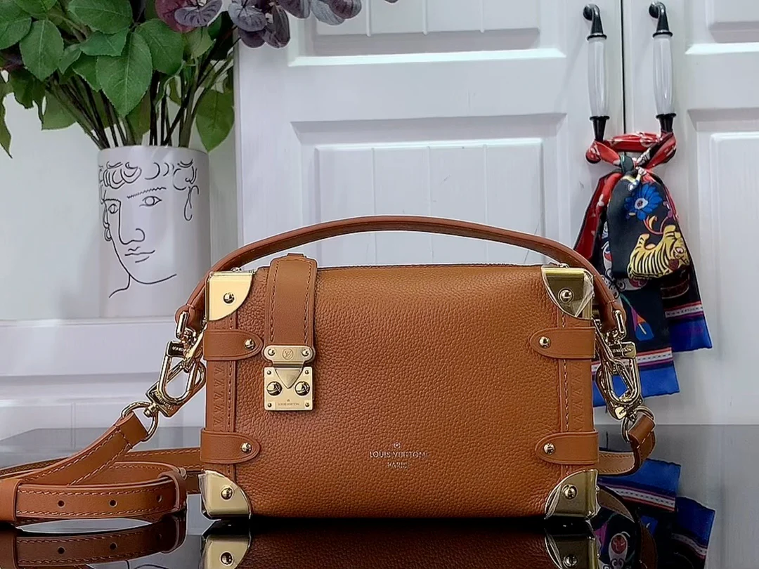 m83080-LV-side-trunk-pm chain bag-brown