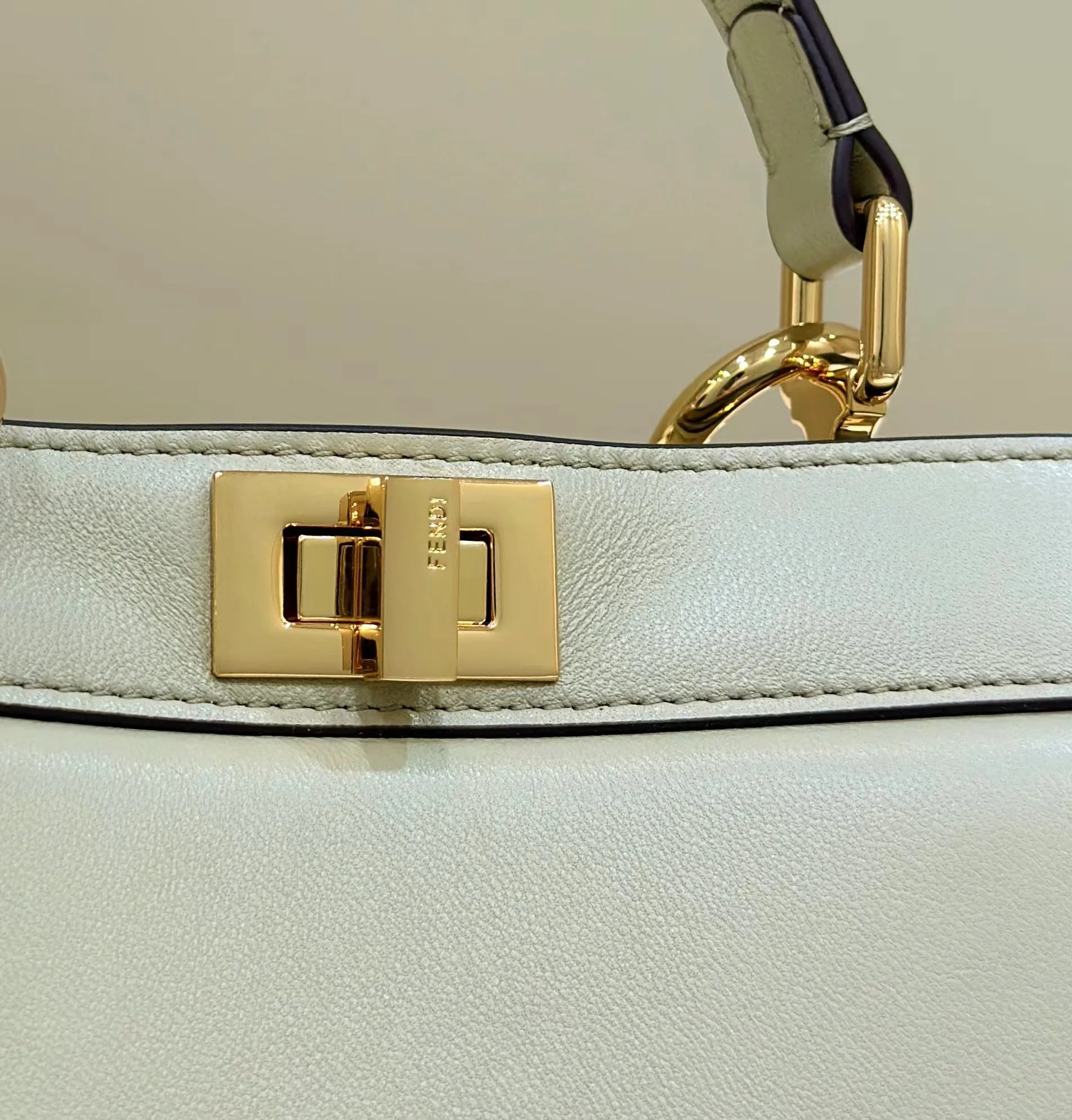 Fendi-peekaboo-i-see-u-medium-apricot