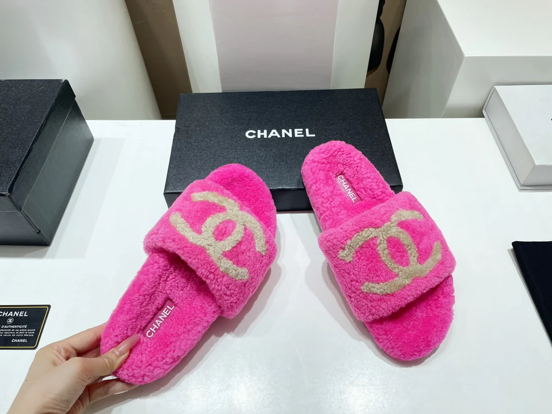 Классические осенние домашние тапочки Chanel 2022 года из овечьей шерсти, бестселлер – розовые.
