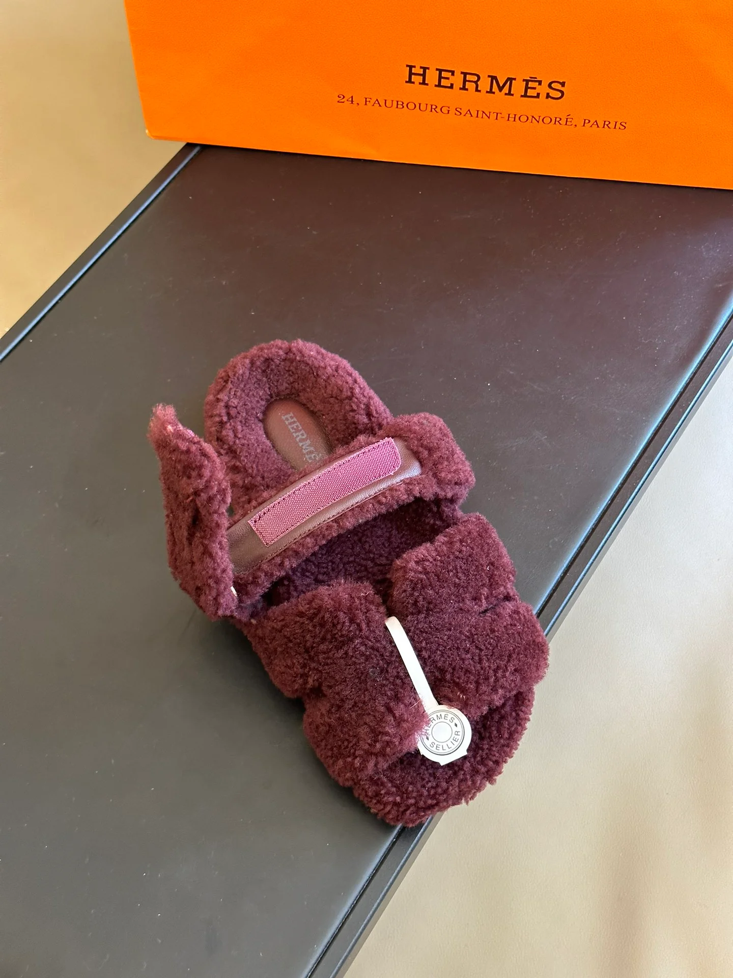 Hermes 2024 - Тапочки Gao Mao Er Jiu - Красный