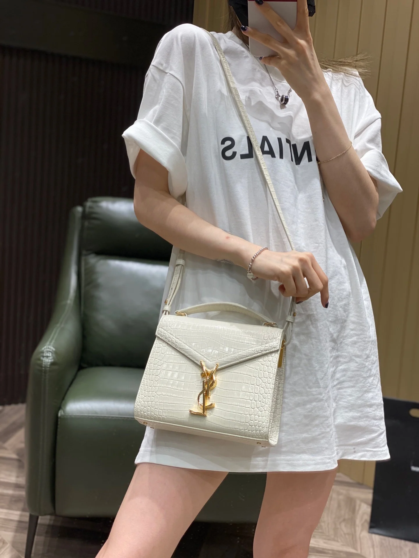 Образ YSL Cassandra с крокодиловым принтом (поделиться)