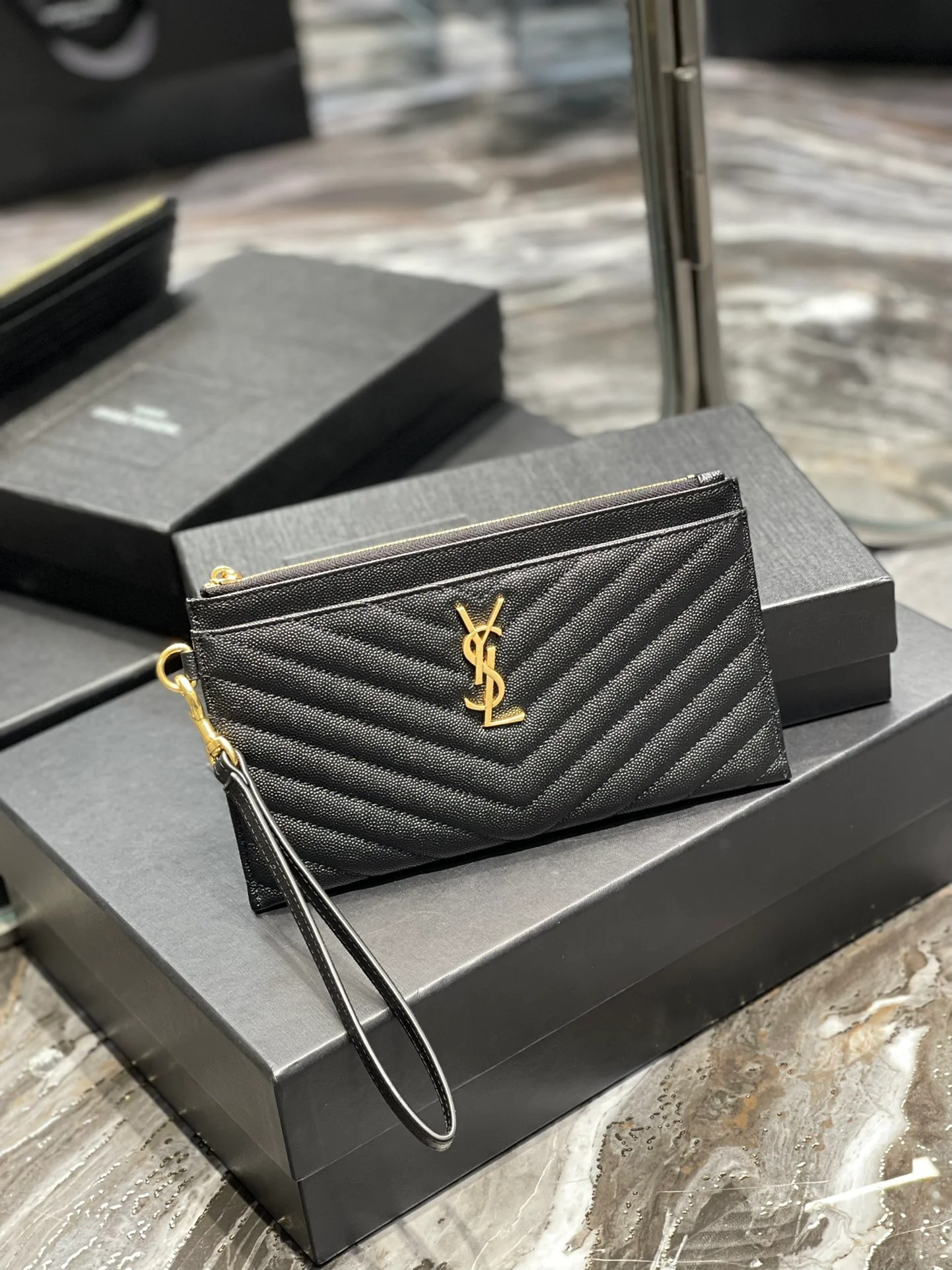 Клатч YSL на молнии - плоский кошелек - черный с золотой пряжкой