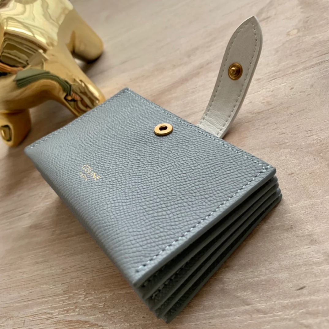 Celine 粒面牛皮风琴卡包