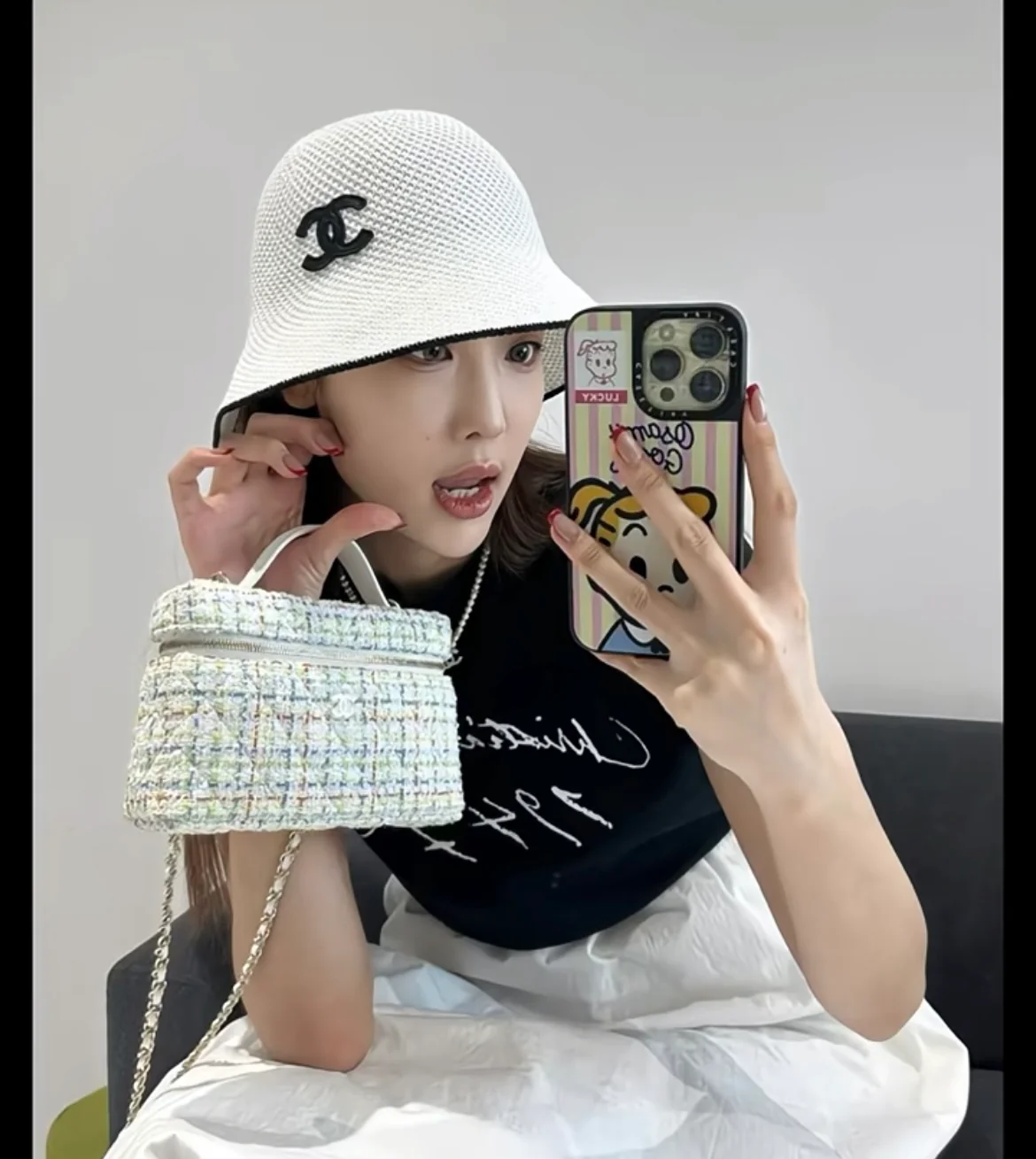 Бланш-сумка Chanel-LP из твида, белая.