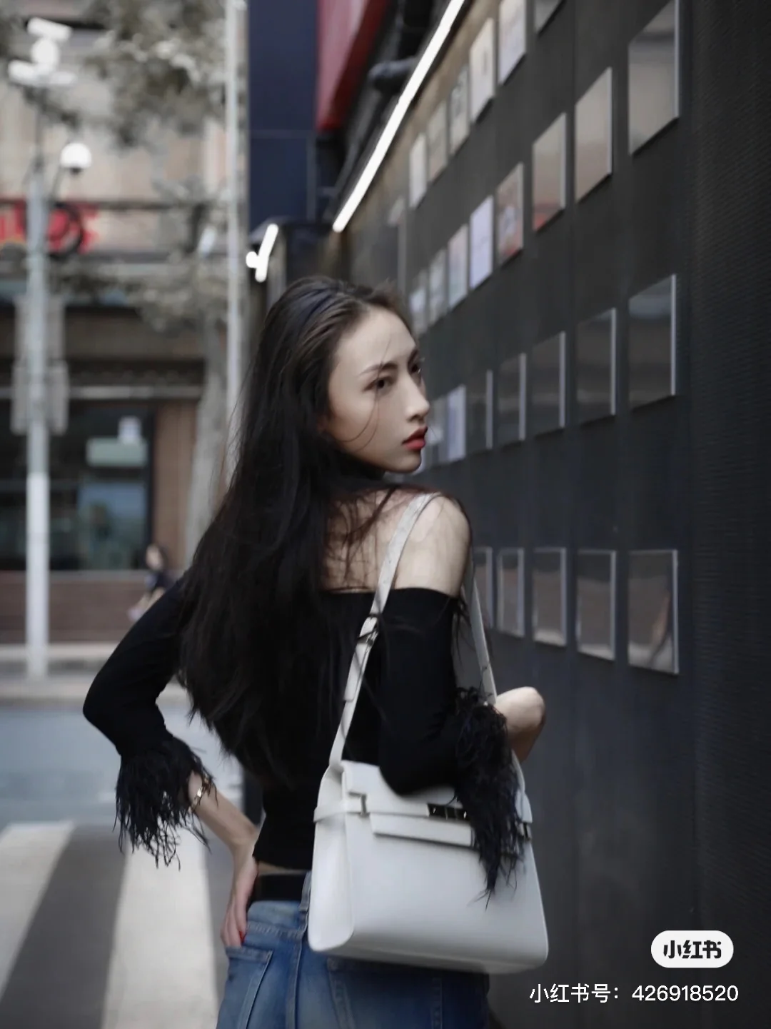 Образ с сумкой YSL Manhattan.