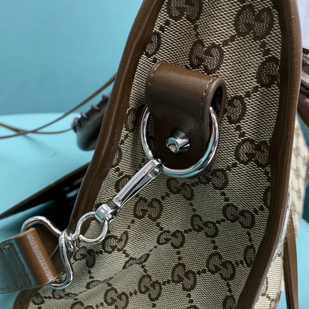 Сумка Neo Classic от Gucci, созданная в рамках парижской коллаборации.