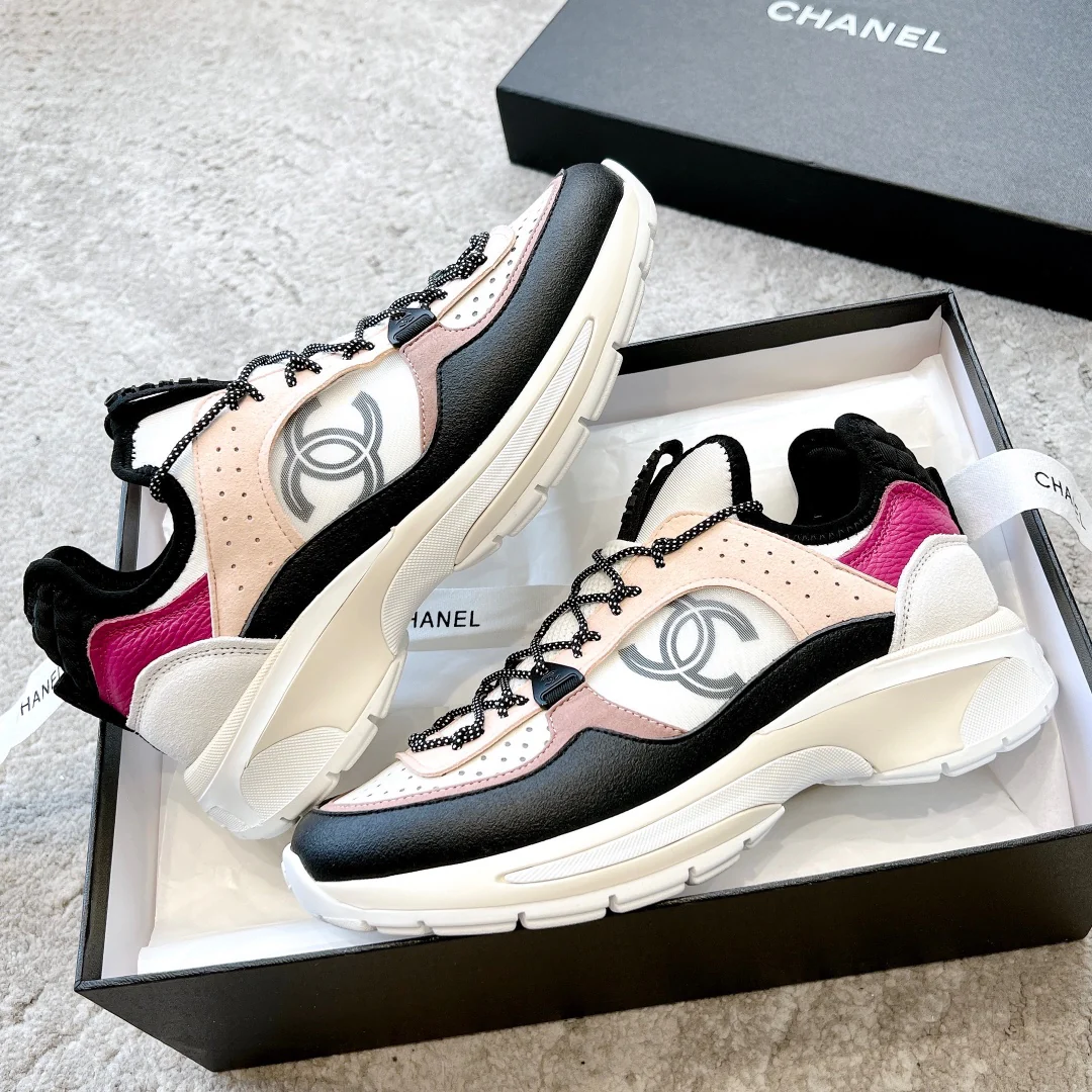 Новинка сезона весна/лето 2023 от Chanel - Кроссовки - Розовые