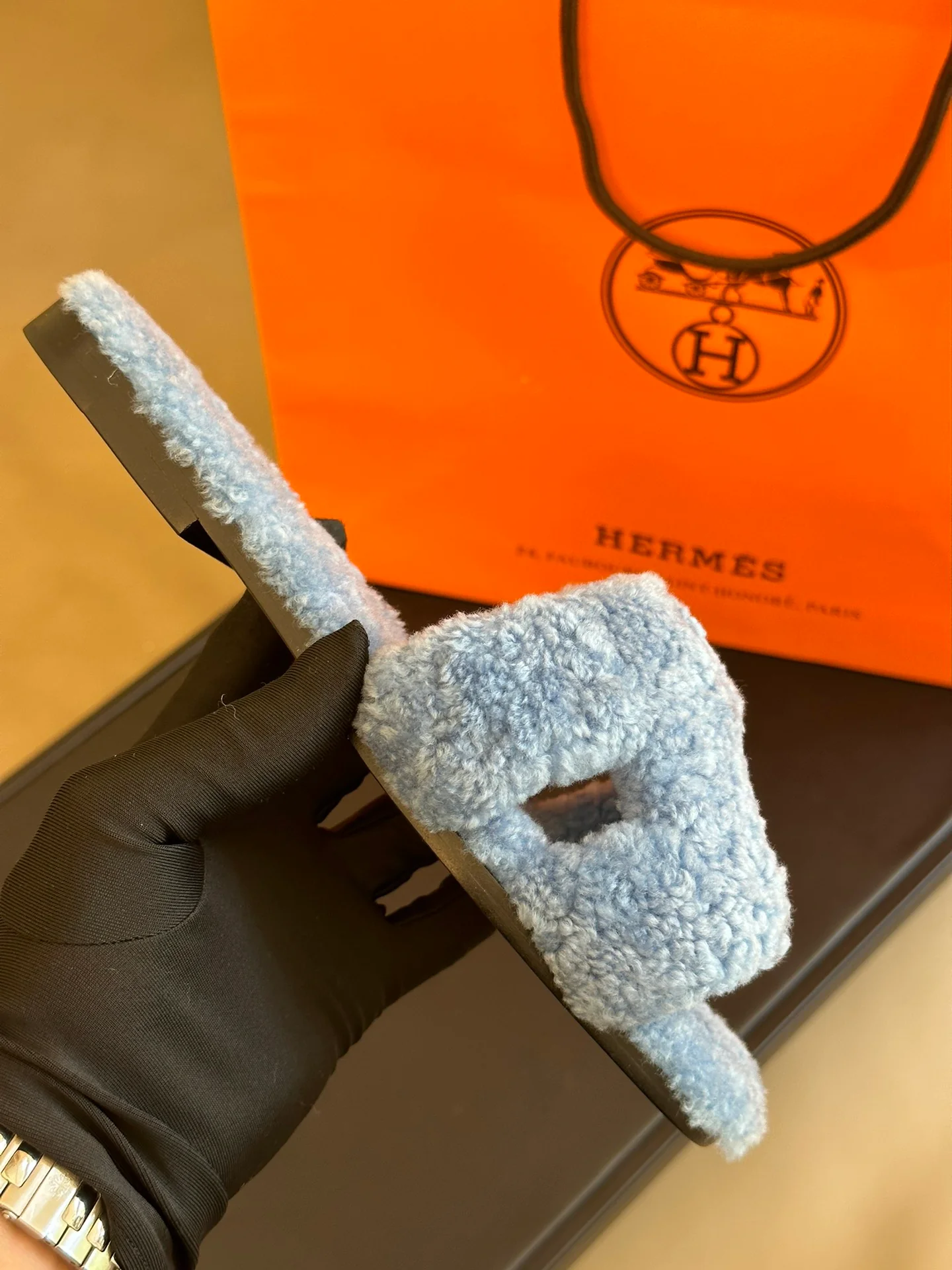 Сандалии Hermes 2024 с кудрявым мехом - синие