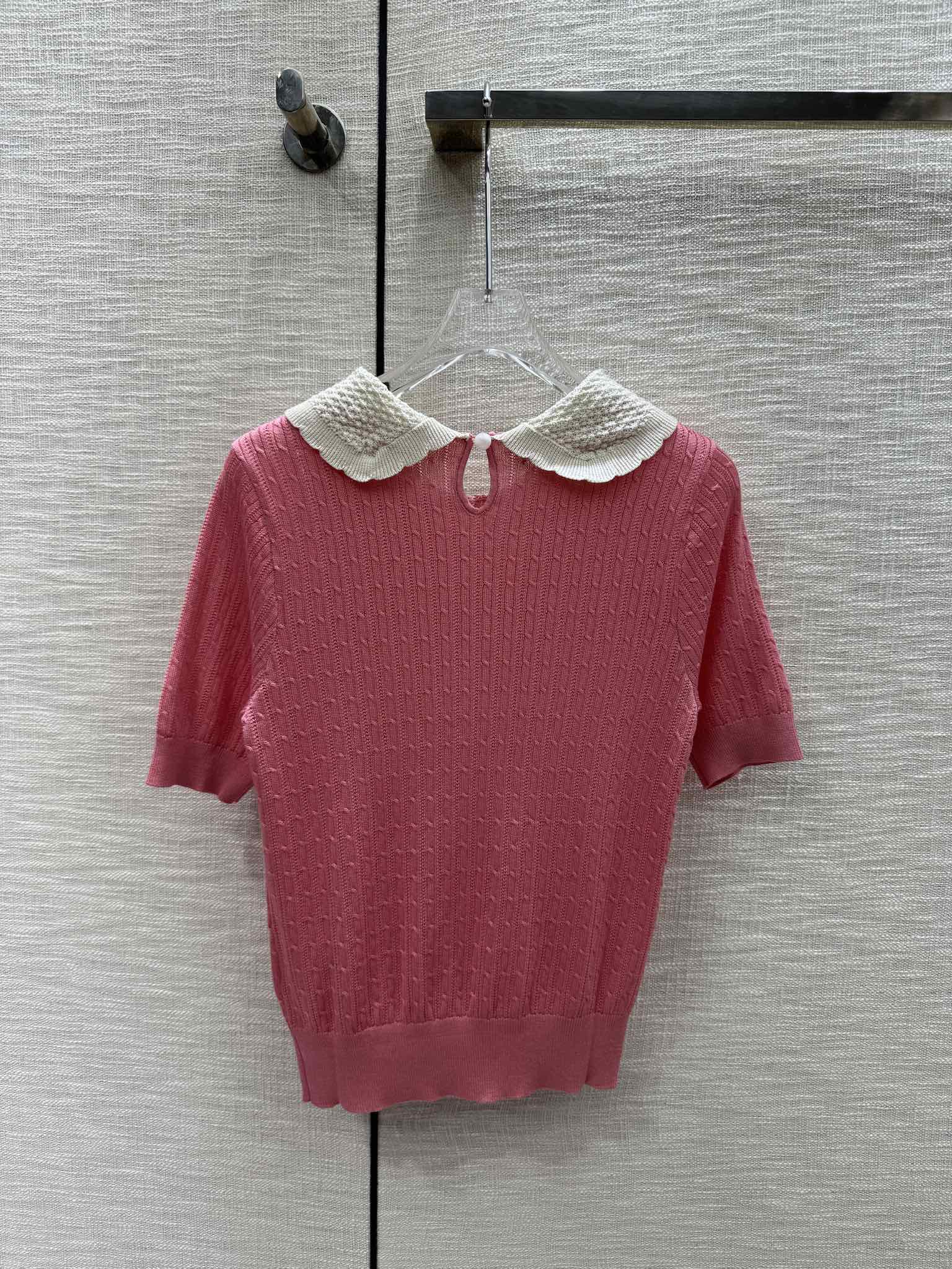 Miu Miu - 2404 - Плотный вязаный топ с короткими рукавами и воротником 