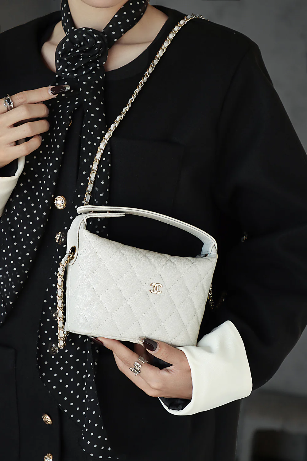 Chanel 25c - Средняя длина, телячья кожа - Сумка для ланча - Белая с золотой фурнитурой