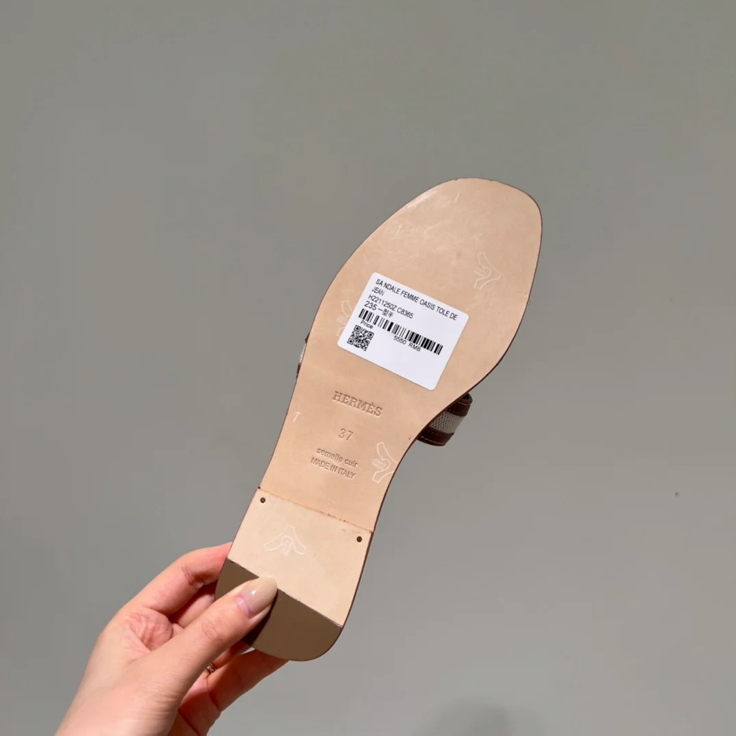 Новинка сезона весна/лето 2022 от Hermes - плоские тапочки H - 4