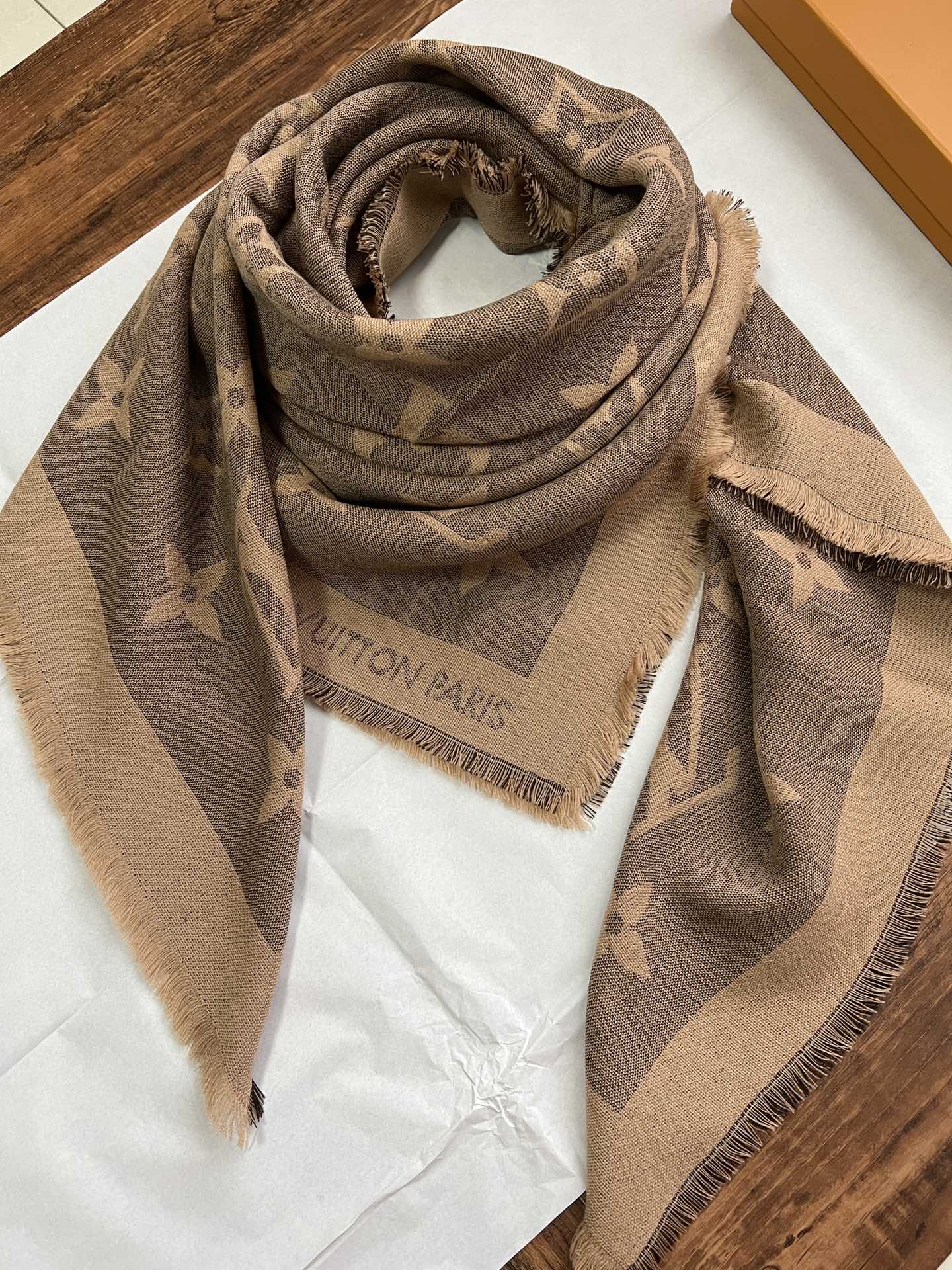 Квадратный шарф с монограммой LV - 140 см - 70 см - кашемир 30 см - шелк - коричневый