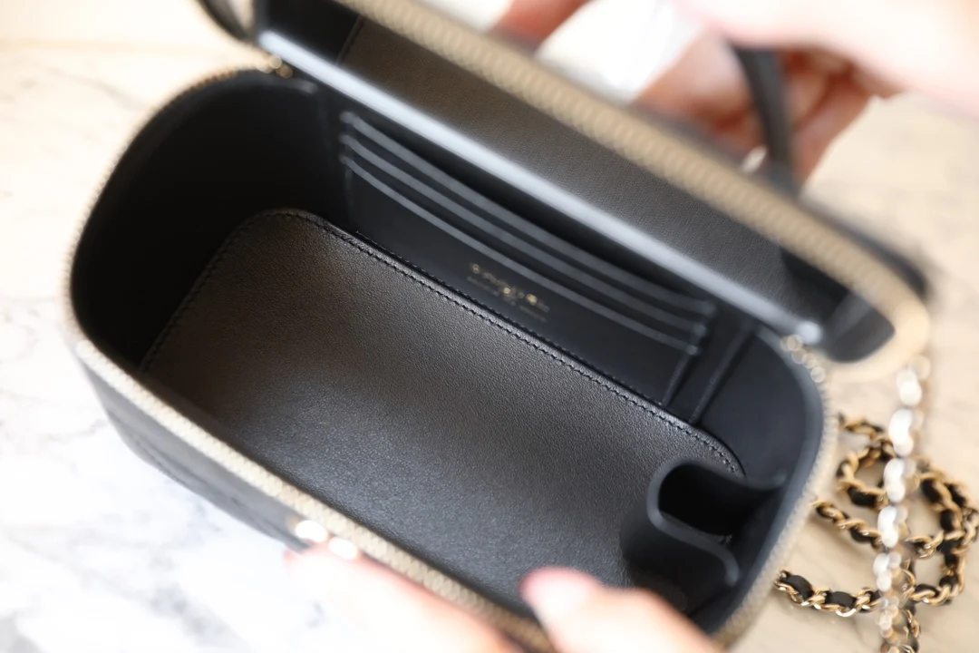 Chanel 25c - Маленькая коробочка в форме шара для переноски - Черная