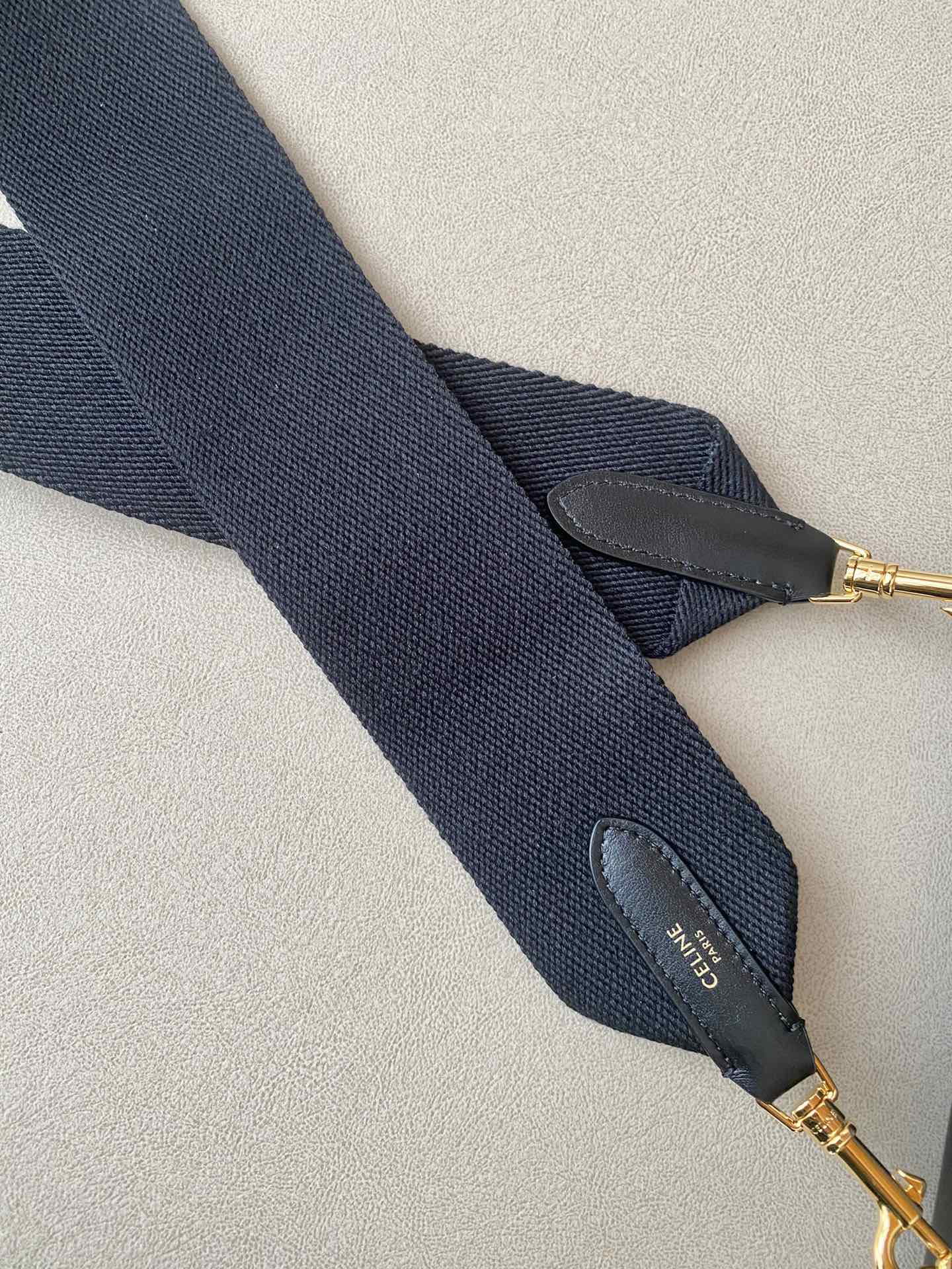 Сумка Celine Teen Soft 16 из гладкой телячьей кожи