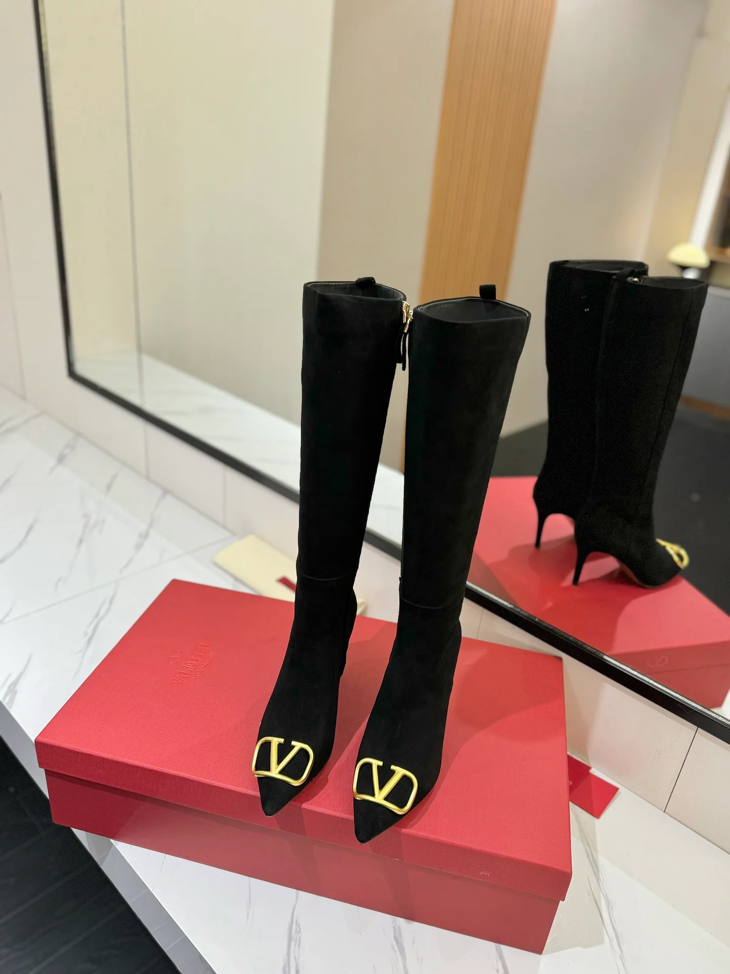 Ботинки для верховой езды Valentino 2024 - Изображение из коллекции - 1