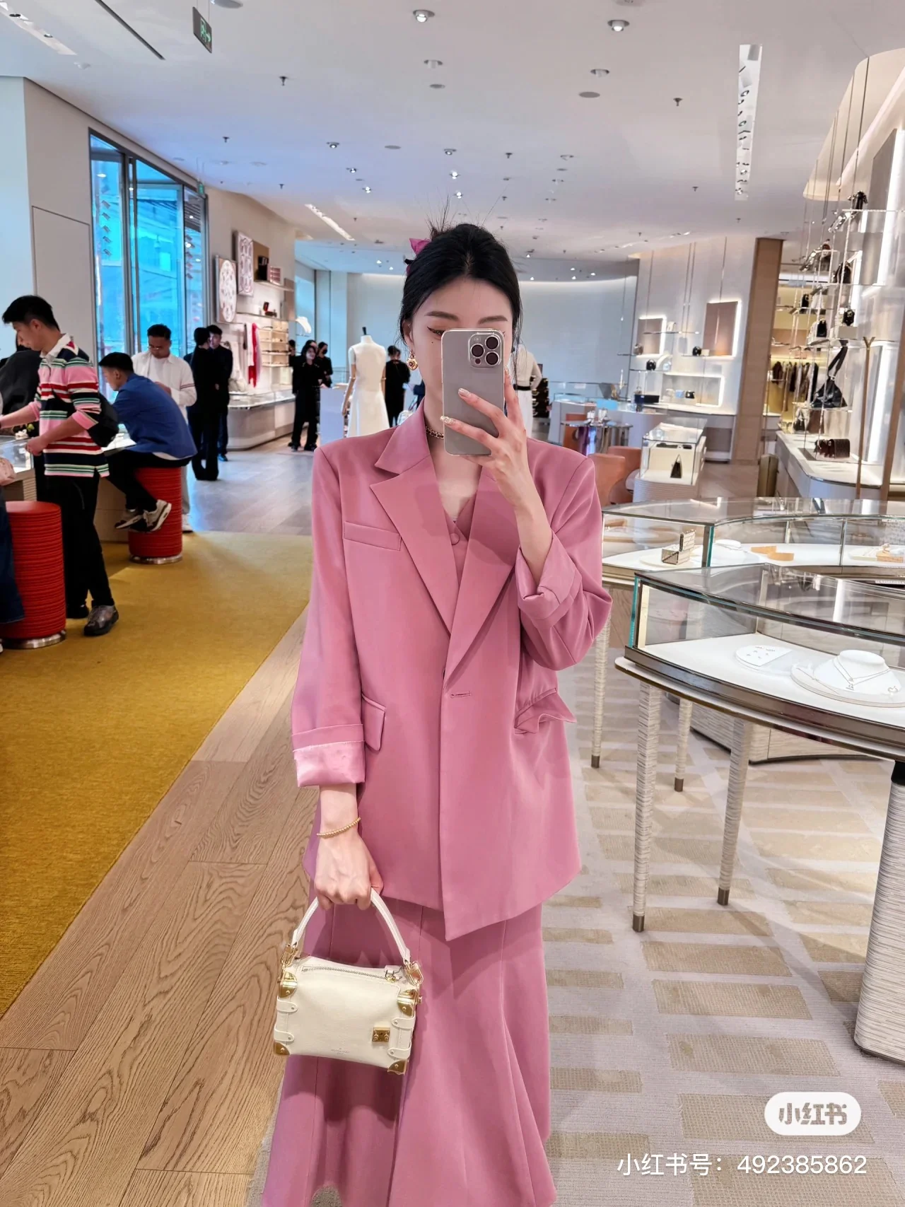 m83080-LV-side-trunk-pm chain bag-white