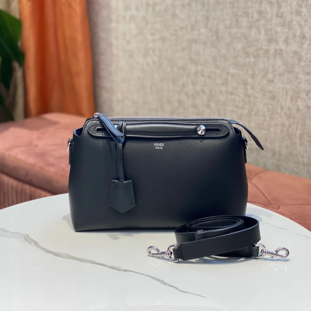 Сумка Fendi by the Way Boston - черная