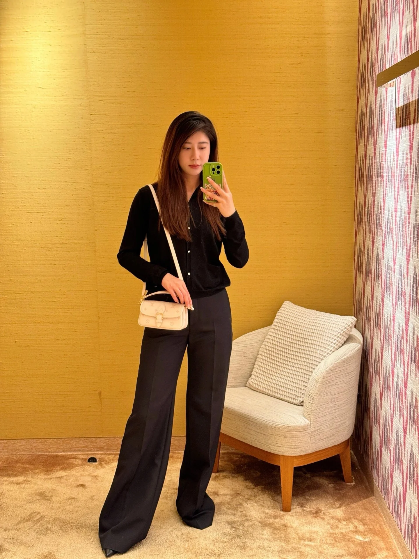 LV-m25591-nano-speedy handbag-1