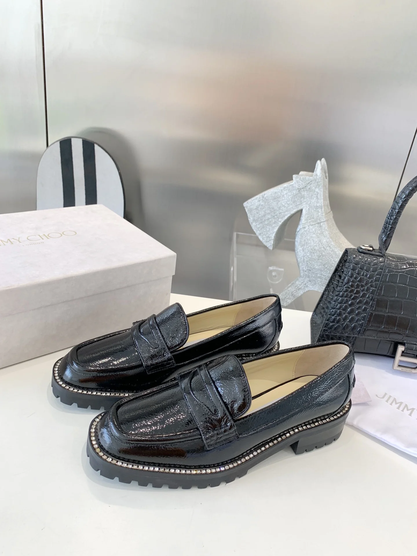 Jimmy - Новинка сезона весна/лето 2023 - Лоферы со стразами