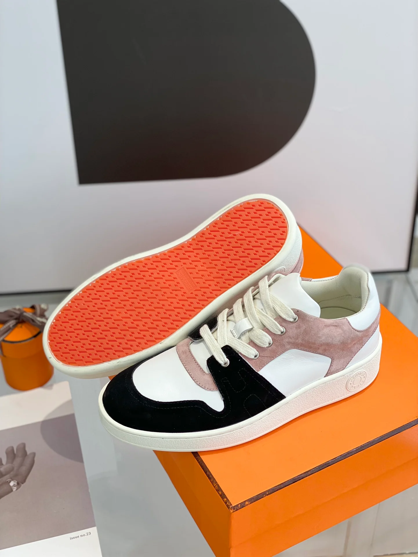 Серия Hermes 22free - кроссовки