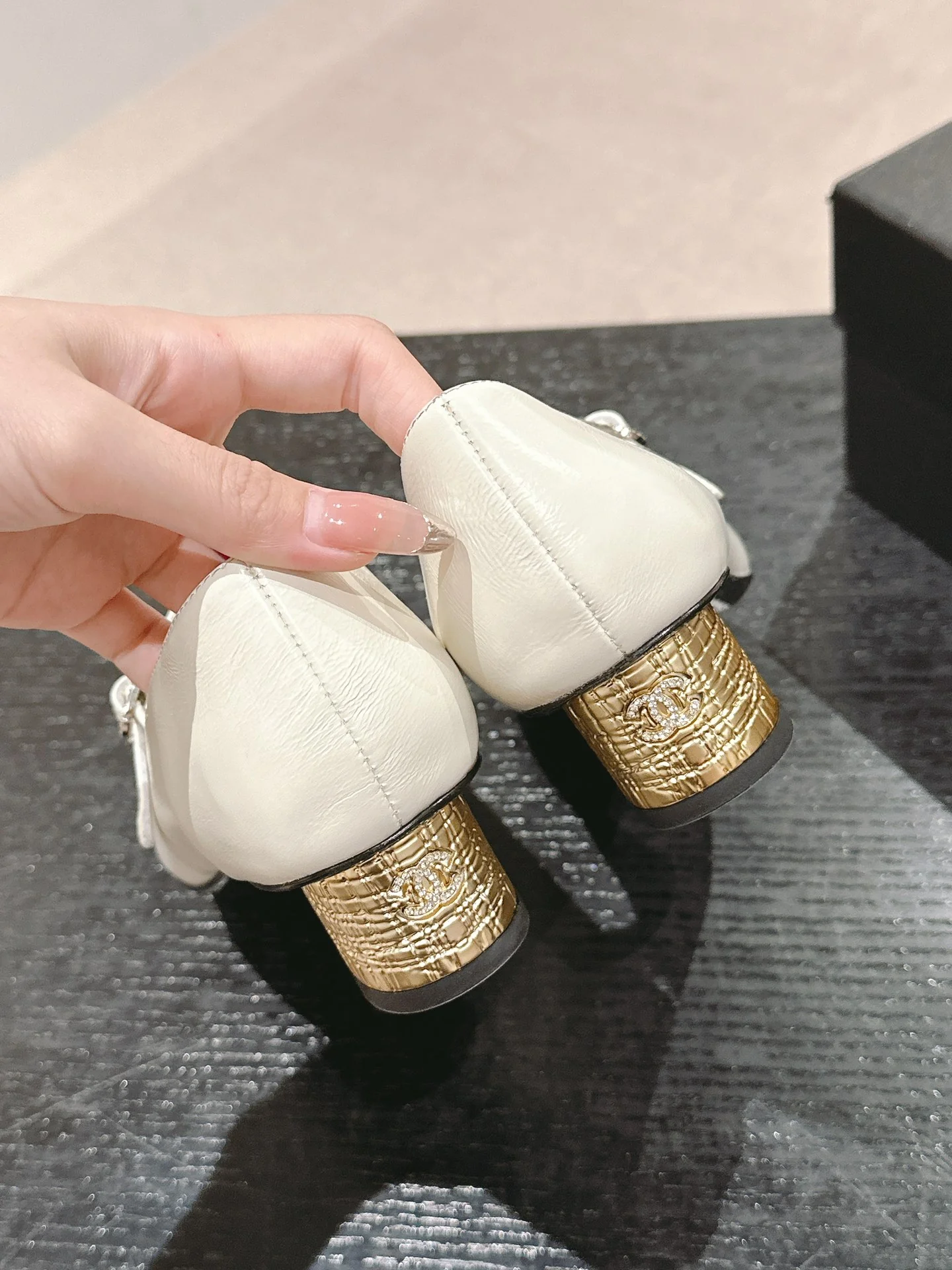 Балетки Chanel 2024 - белые