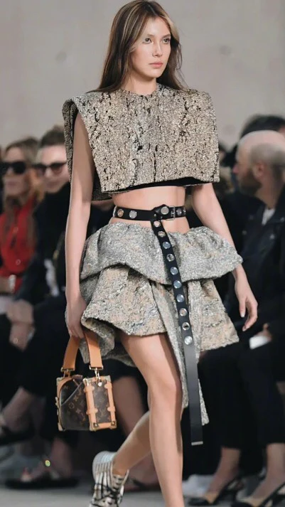 m46358-LV-side-trunk-mm-handbag/crossbody bag