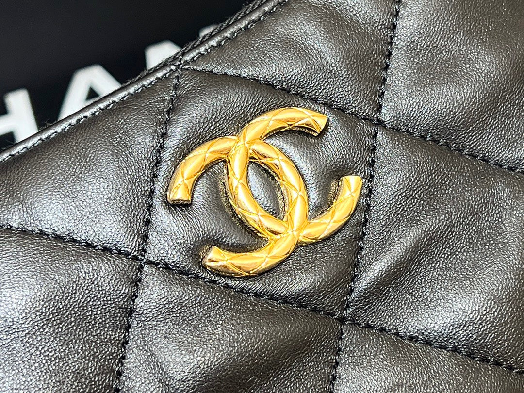 Сумка Chanel Hobo Hippie 2022 года