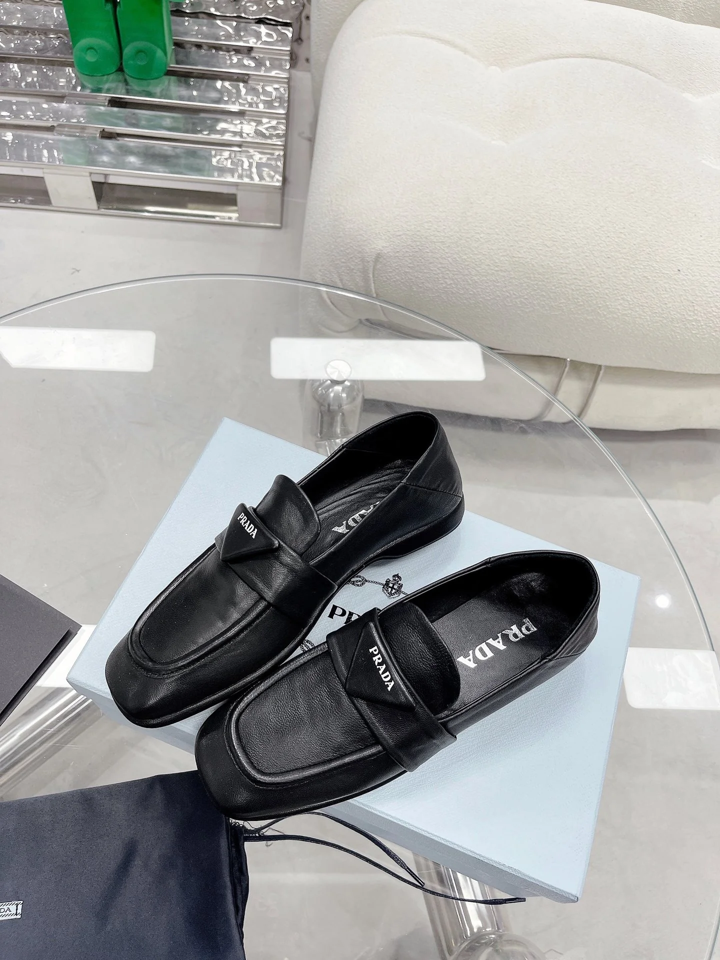 Коллекция Prada 2022 года с подиума - Балетки с закрытым носком - 1