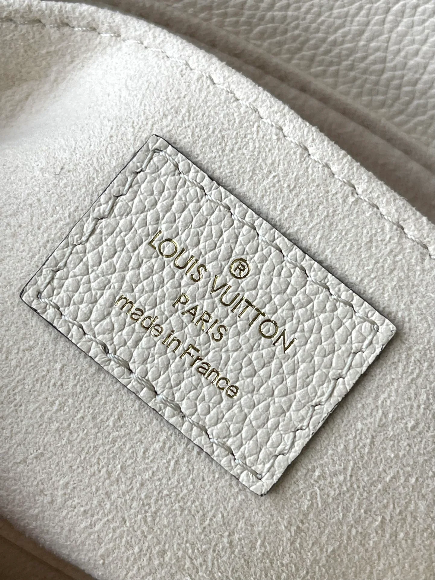 m46008-LV-madeleine-bb-handbag/crossbody bag-white