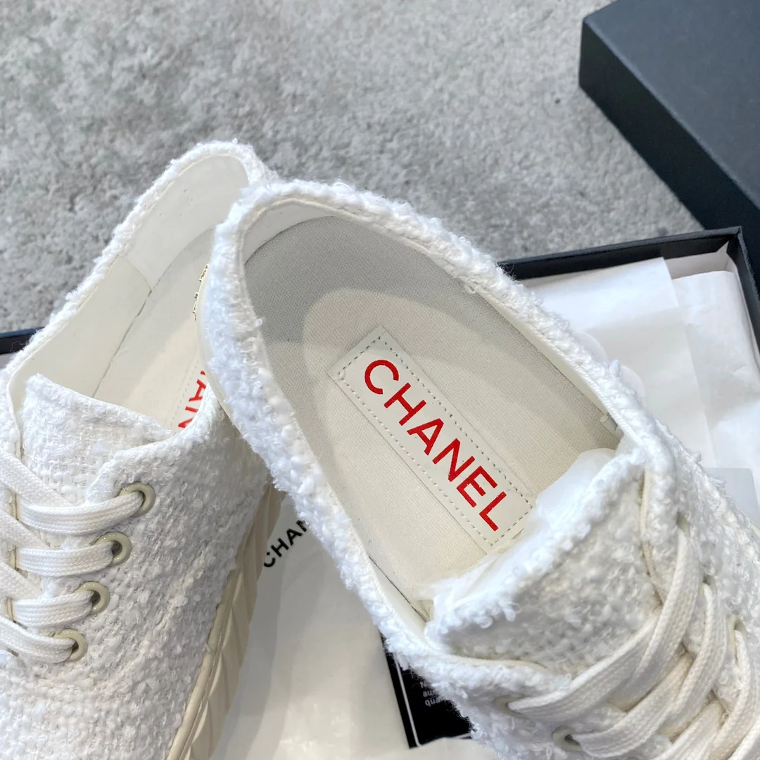 Новинка сезона весна/лето 2023 от Chanel - Кеды в стиле 