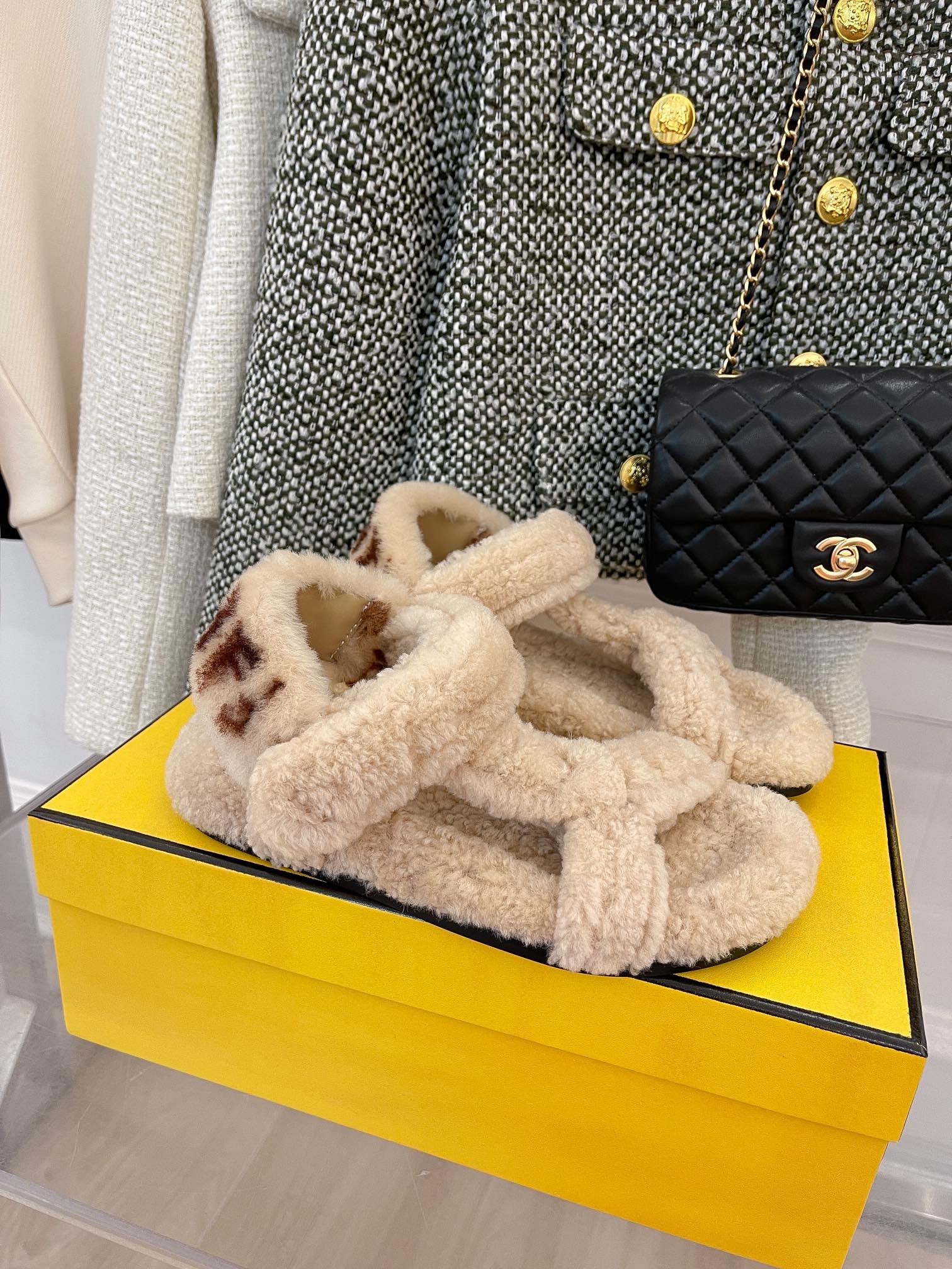 Fendi - Флисовые сандалии - Цвет 