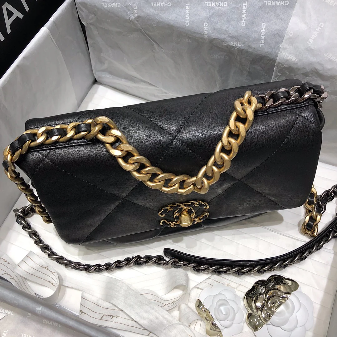 Маленькая сумочка Chanel 19bag - черная