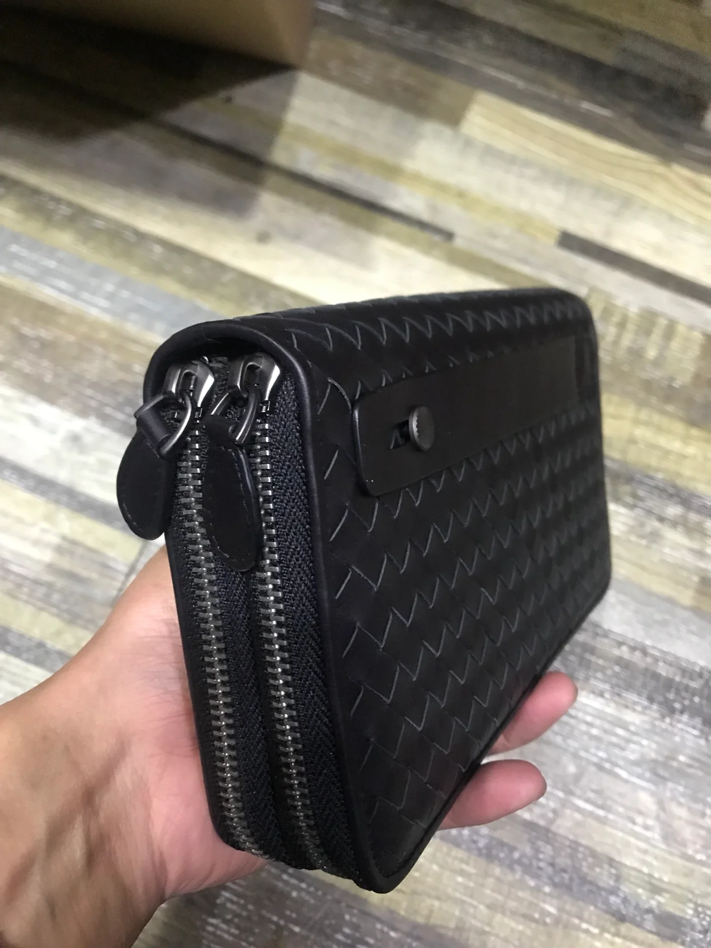 BV 双拉链手拿包-意大利原厂胎牛皮