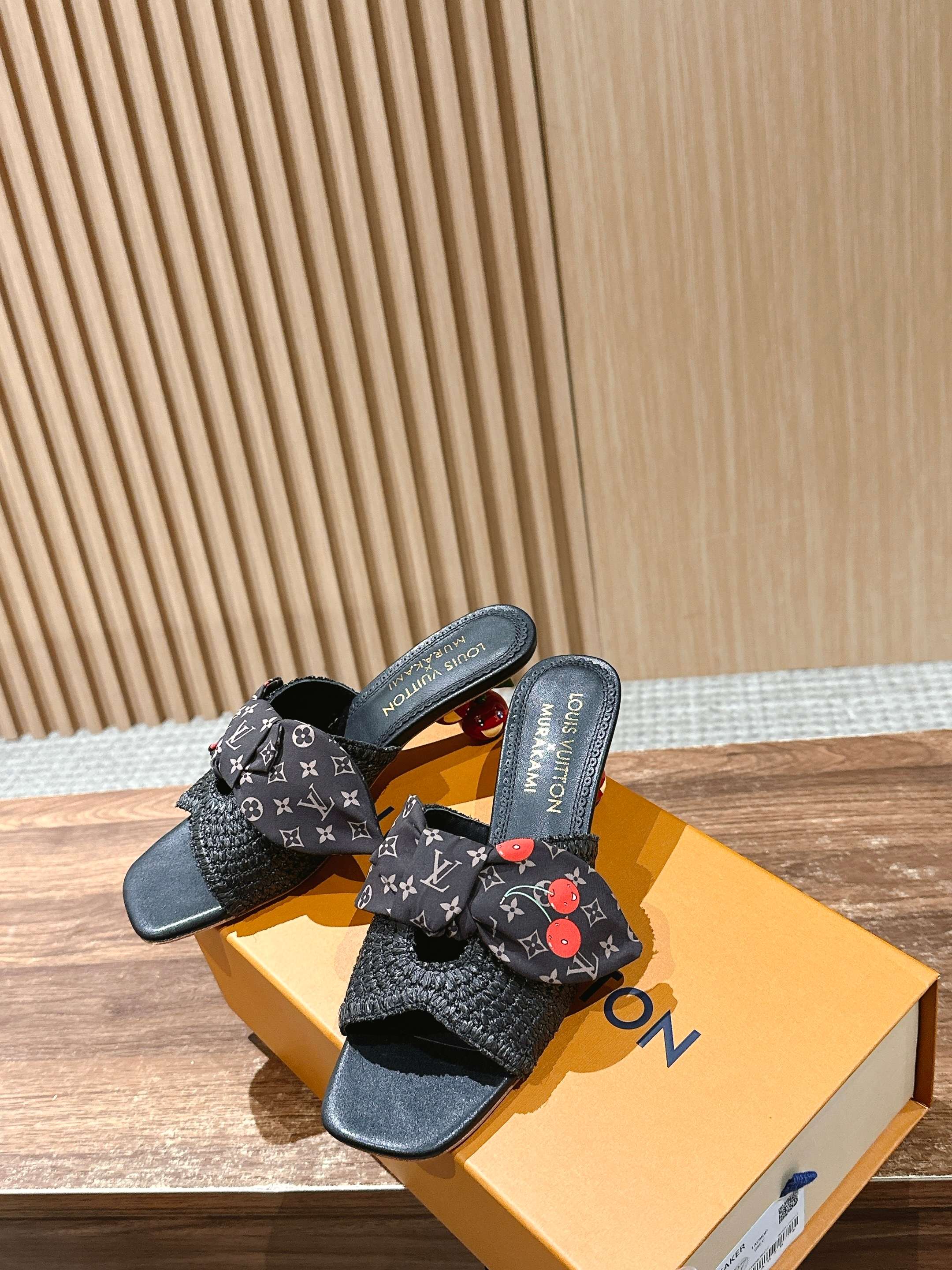 LV - Соломенные сандалии на низком каблуке с бантом - Черные