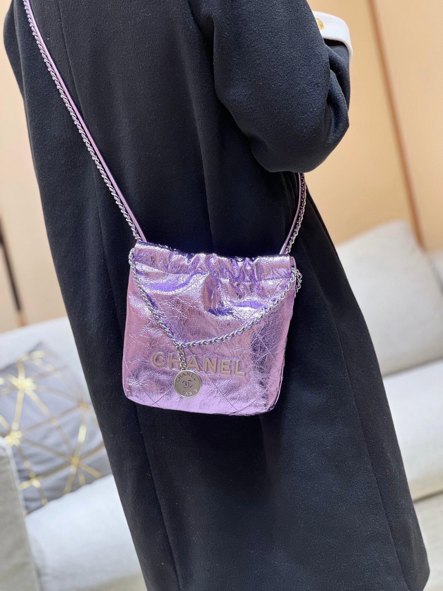 Миниатюрная сумка Chanel 25c 22 из металлизированной кожи - фиолетовая