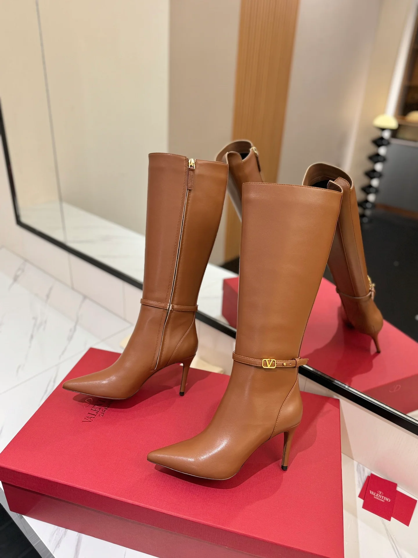 Сапоги для верховой езды на высоком каблуке Valentino 2024 года - Кофейно-коричневый