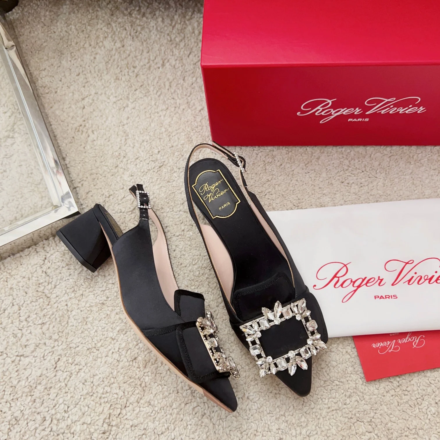 Обувь RV Shoes - Серия Versailles Garden - Сандалии с бриллиантовой пряжкой - Черные