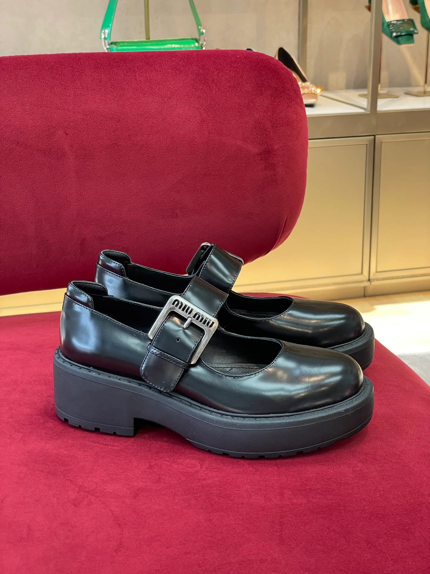 Miu Miu — Новинка сезона осень/зима 2022 — Туфли Мэри Джейн на платформе