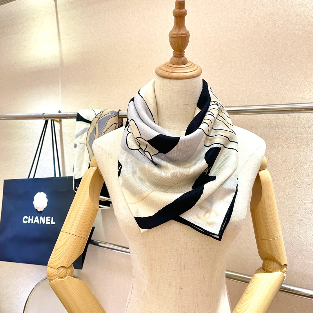 Классический кашемировый платок Chanel ?Камелия? — 140 см