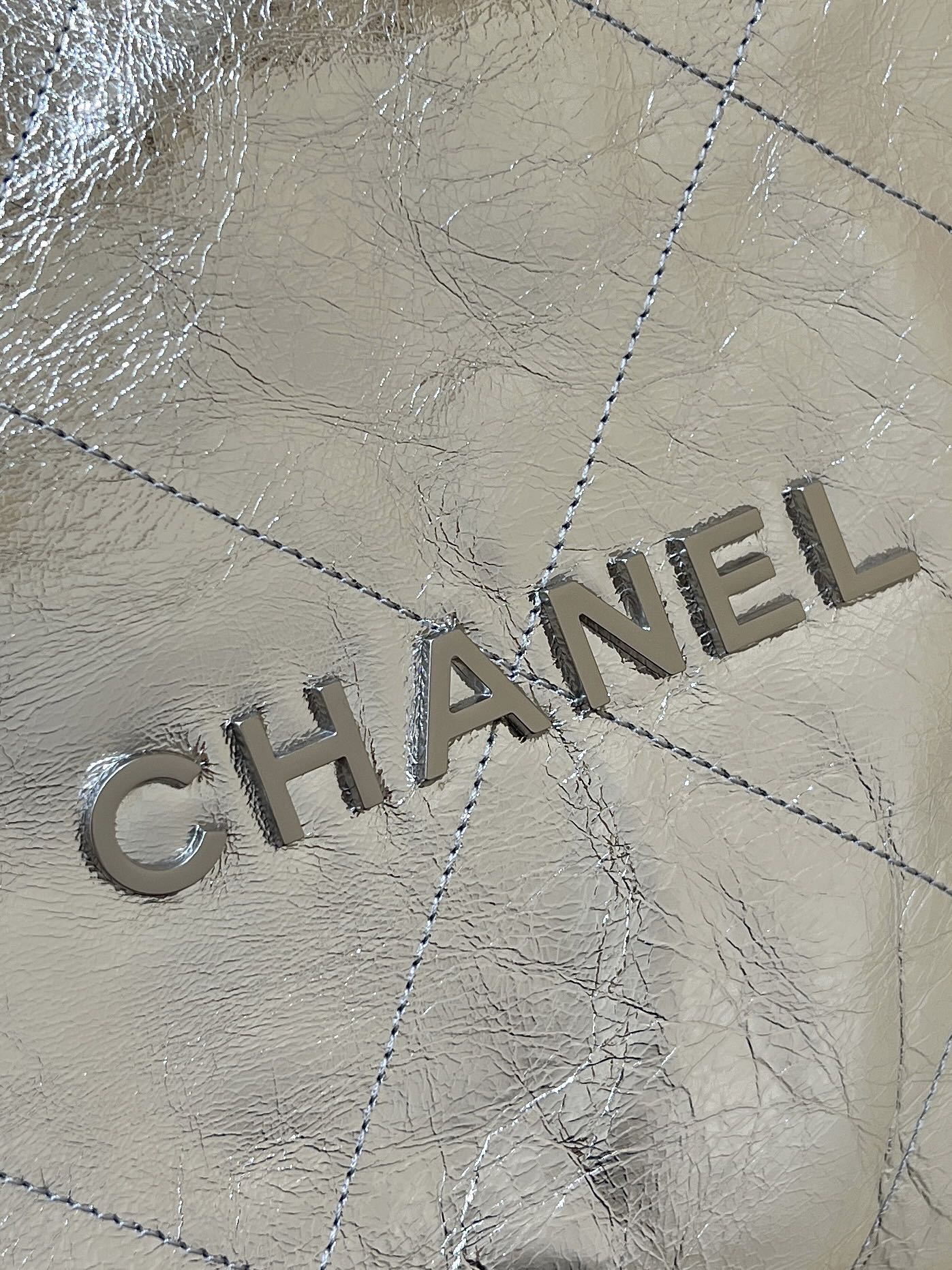 Мусорный мешок Chanel 25c из металлизированной кожи - серебристый