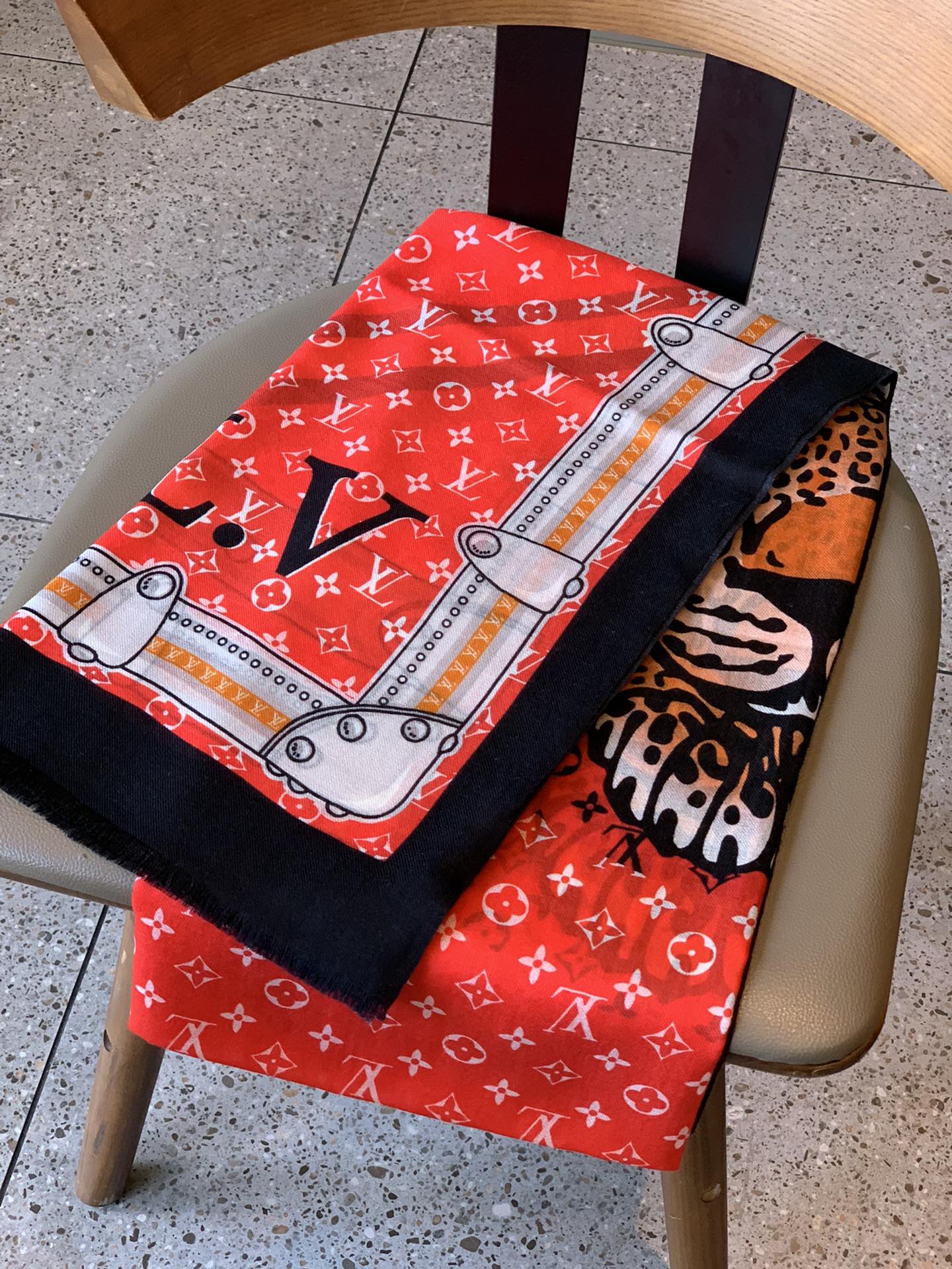 LV - Шарф с изображением тигра и животных - 200 - 110 см - 100 г - Чистый кашемир - Красный