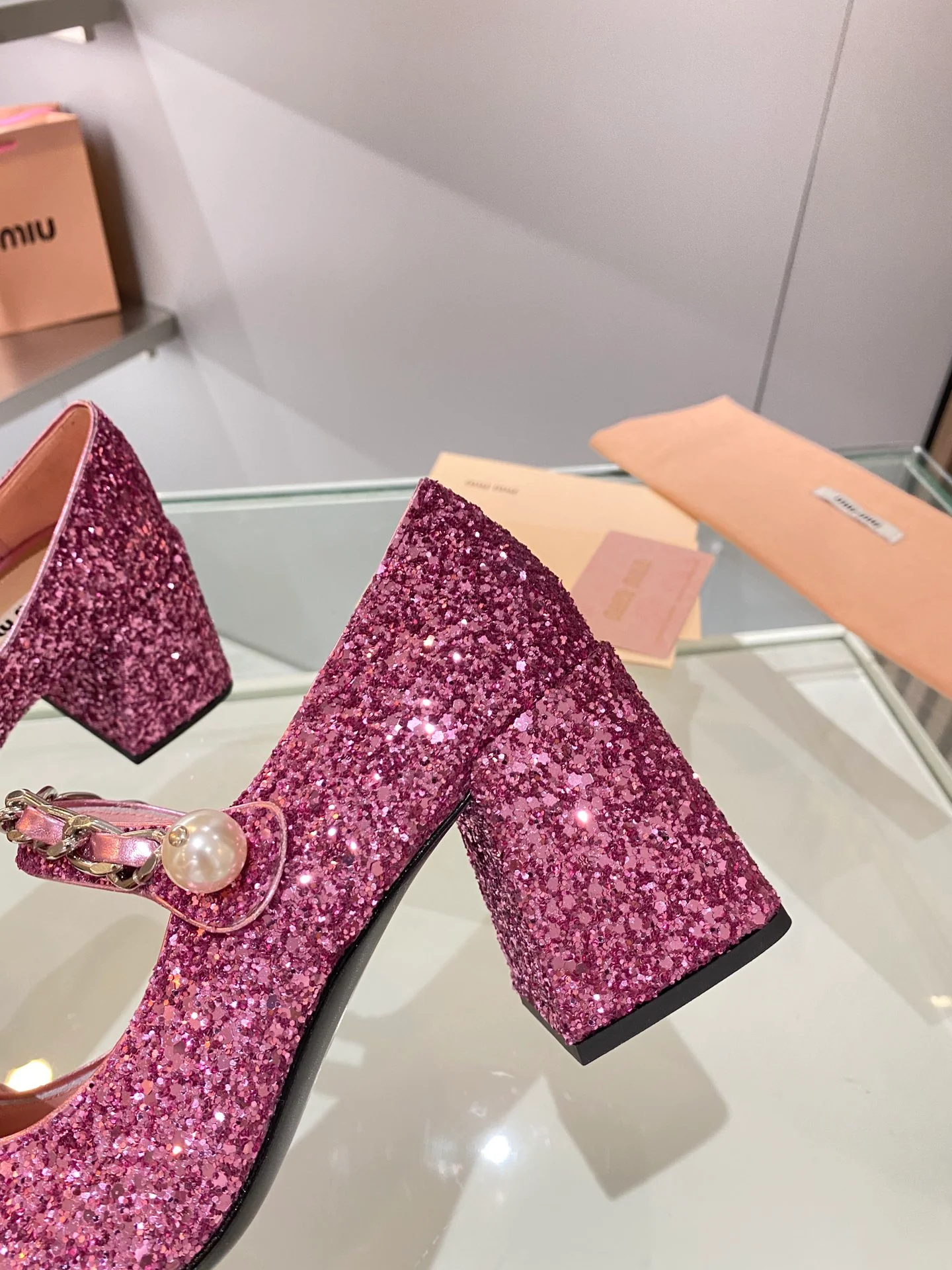 Новые поступления коллекции Miu Miu осень/зима 2023 - Балетки - Туфли на массивном каблуке - 7 см - Розовые