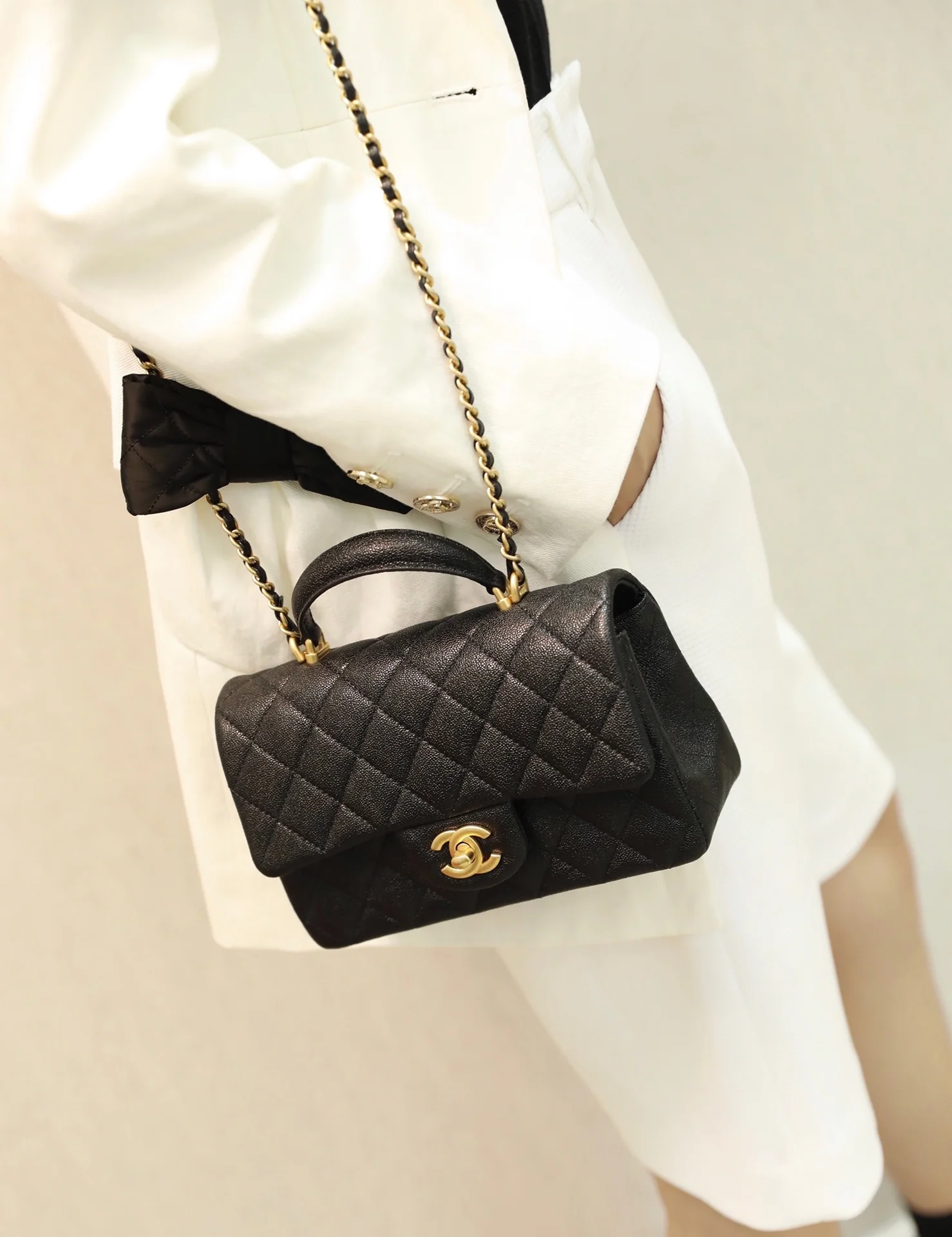 Новинка сезона весна/лето 2023 от Chanel - Кожа, текстура 