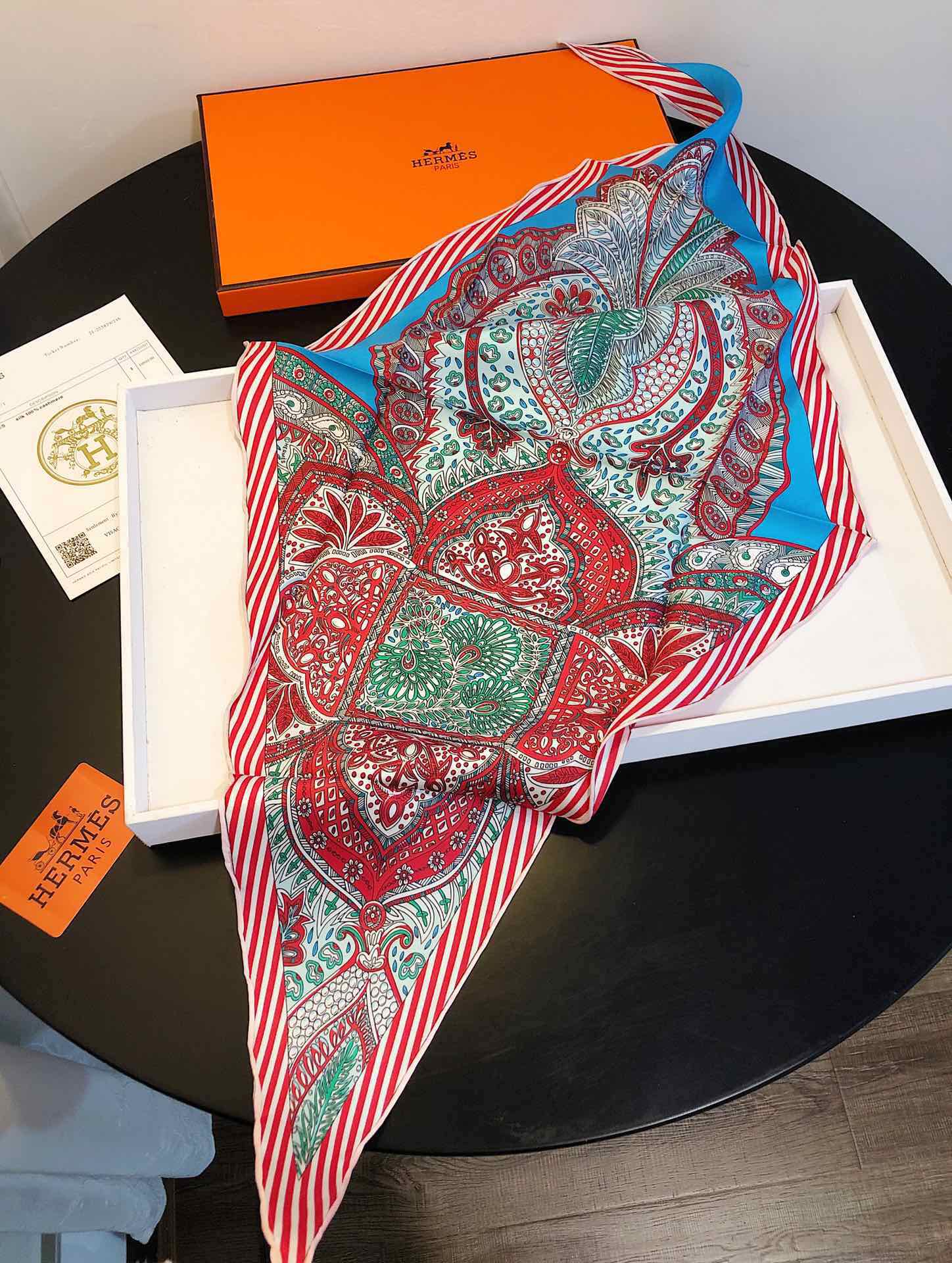 Hermes - Новейший шарф Garden Diamond - 100% - Твиловый шелк - 43 - 115 см - 2